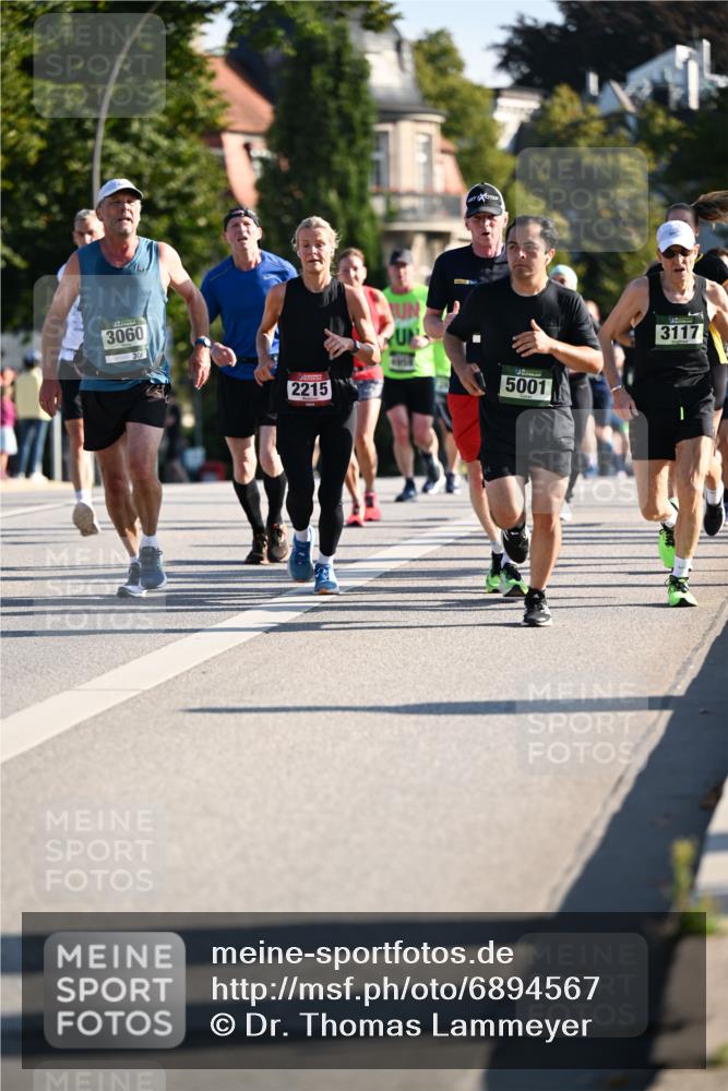 01.09.2024 - BARMER Alsterlauf Dr. Thomas Lammeyer http://msf.ph/oto/6894567 01.09.2024 09:30:46 Laufen 3060, 2215, 5001, 3117 meine-sportfotos.de
