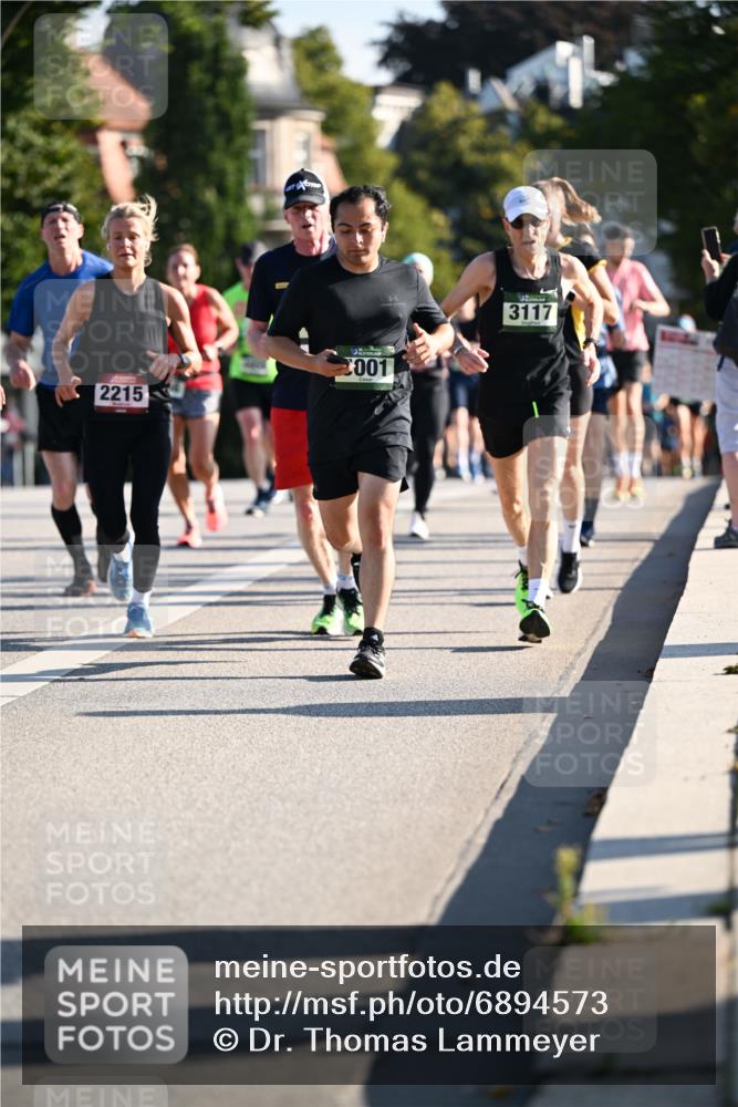 01.09.2024 - BARMER Alsterlauf Dr. Thomas Lammeyer http://msf.ph/oto/6894573 01.09.2024 09:30:47 Laufen 2215, 001, 3117 meine-sportfotos.de