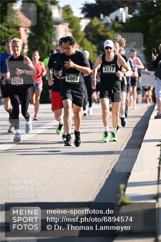 01.09.2024 - BARMER Alsterlauf Dr. Thomas Lammeyer http://msf.ph/oto/6894574 01.09.2024 09:30:47 Laufen 2215, 5001, 3117 meine-sportfotos.de