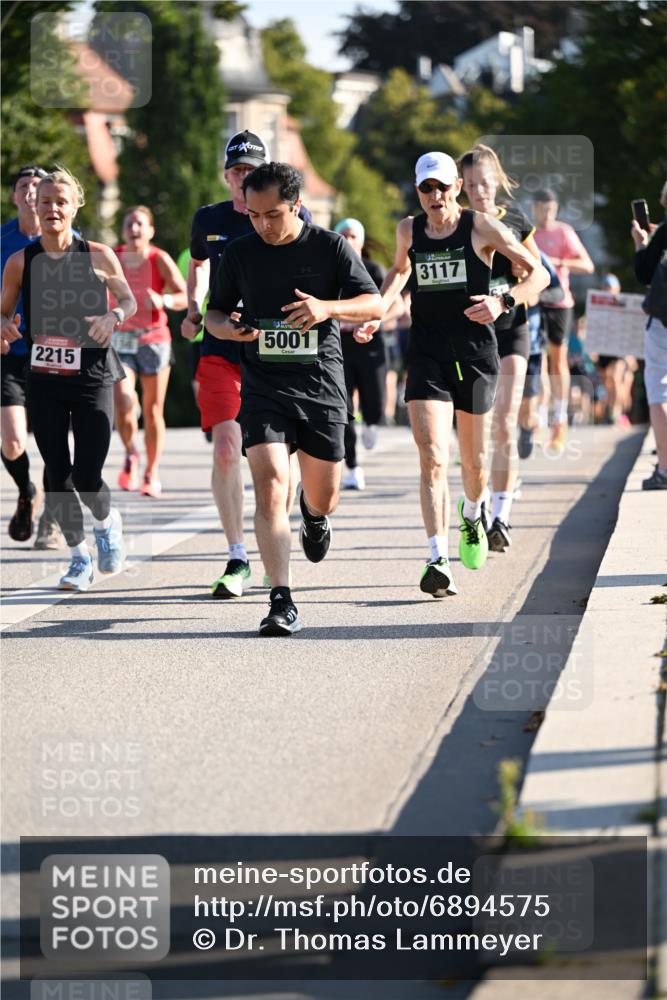 01.09.2024 - BARMER Alsterlauf Dr. Thomas Lammeyer http://msf.ph/oto/6894575 01.09.2024 09:30:47 Laufen 2215, 5001, 3117 meine-sportfotos.de
