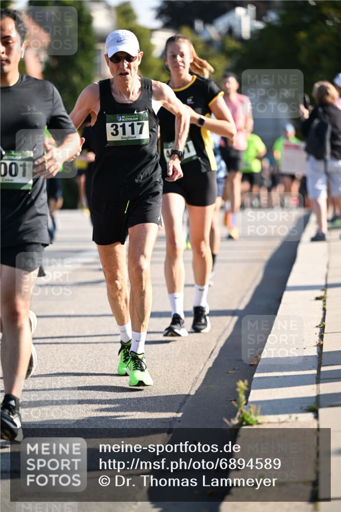 01.09.2024 - BARMER Alsterlauf Dr. Thomas Lammeyer http://msf.ph/oto/6894589 01.09.2024 09:30:49 Laufen 001, 35, 3117 meine-sportfotos.de