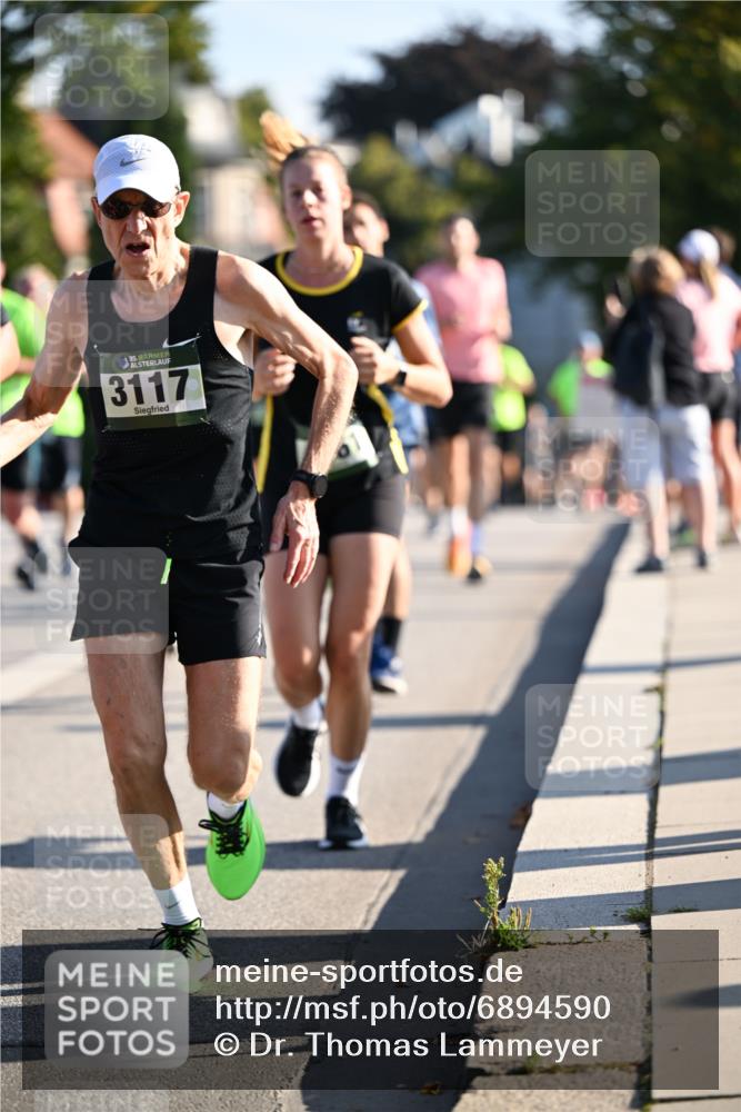 01.09.2024 - BARMER Alsterlauf Dr. Thomas Lammeyer http://msf.ph/oto/6894590 01.09.2024 09:30:49 Laufen 3117 meine-sportfotos.de