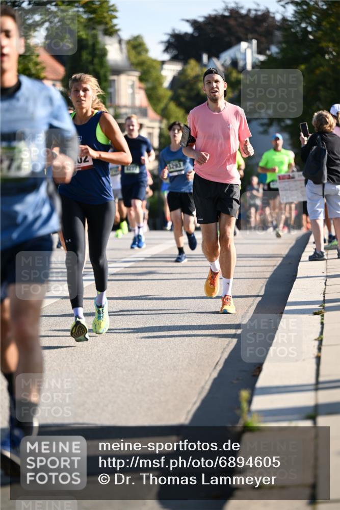 01.09.2024 - BARMER Alsterlauf Dr. Thomas Lammeyer http://msf.ph/oto/6894605 01.09.2024 09:30:52 Laufen 02, 5293 meine-sportfotos.de