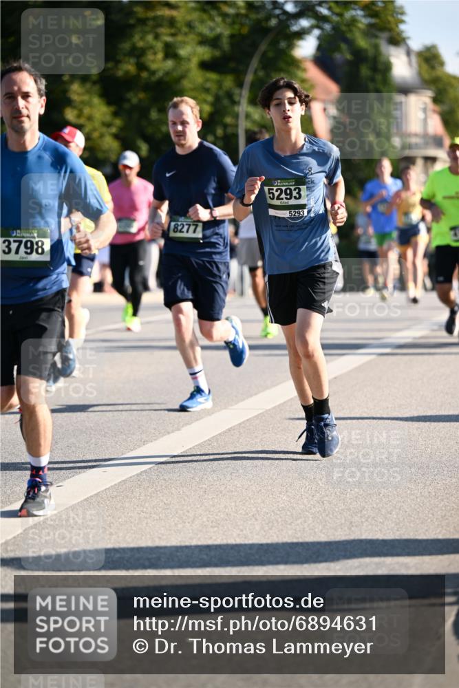 01.09.2024 - BARMER Alsterlauf Dr. Thomas Lammeyer http://msf.ph/oto/6894631 01.09.2024 09:30:55 Laufen 3798, 8277, 5293, 5293 meine-sportfotos.de