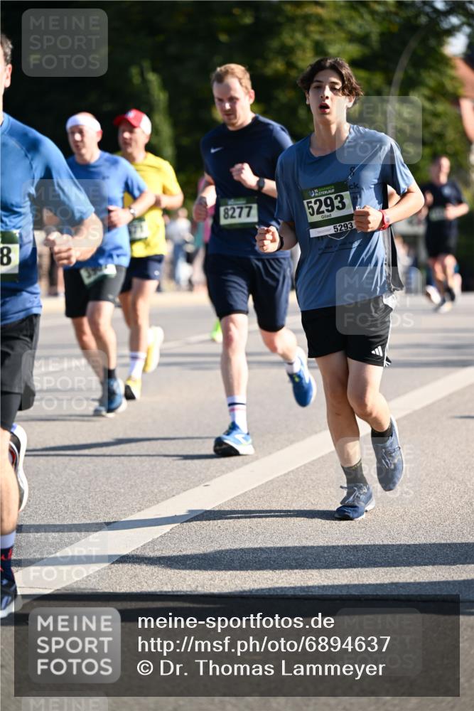 01.09.2024 - BARMER Alsterlauf Dr. Thomas Lammeyer http://msf.ph/oto/6894637 01.09.2024 09:30:56 Laufen 8, 8277, 5293, 5293 meine-sportfotos.de