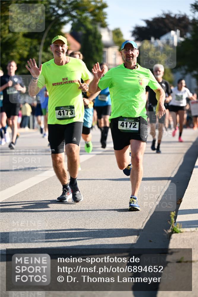 01.09.2024 - BARMER Alsterlauf Dr. Thomas Lammeyer http://msf.ph/oto/6894652 01.09.2024 09:30:58 Laufen 4173, 4172 meine-sportfotos.de