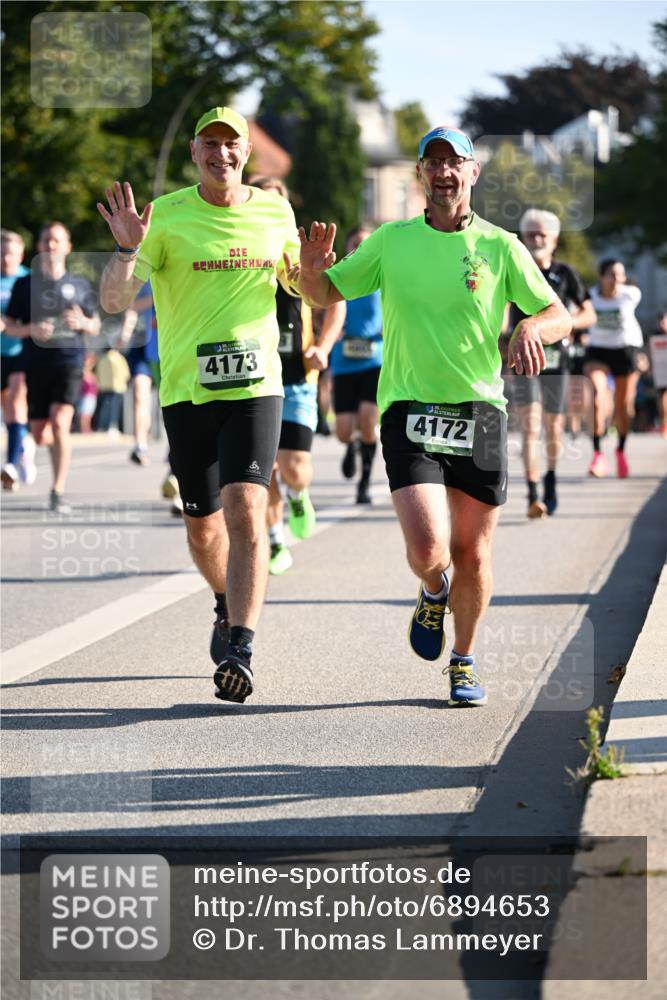 01.09.2024 - BARMER Alsterlauf Dr. Thomas Lammeyer http://msf.ph/oto/6894653 01.09.2024 09:30:59 Laufen 4173, 35, 4172 meine-sportfotos.de