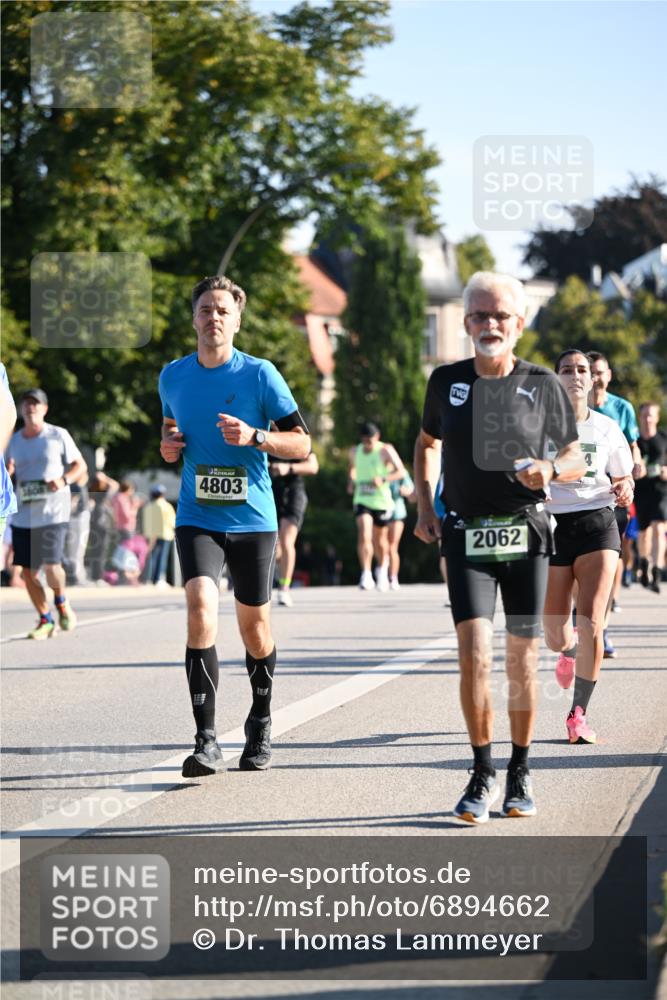 01.09.2024 - BARMER Alsterlauf Dr. Thomas Lammeyer http://msf.ph/oto/6894662 01.09.2024 09:31:01 Laufen 4803, 2062, 4 meine-sportfotos.de