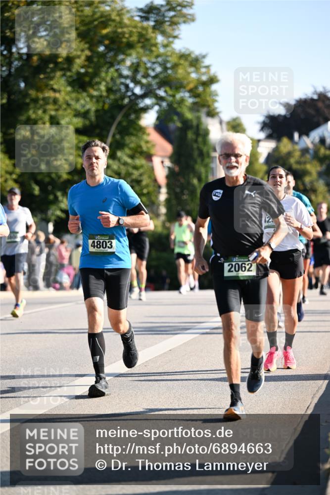 01.09.2024 - BARMER Alsterlauf Dr. Thomas Lammeyer http://msf.ph/oto/6894663 01.09.2024 09:31:01 Laufen 4803, 2062, 12 meine-sportfotos.de