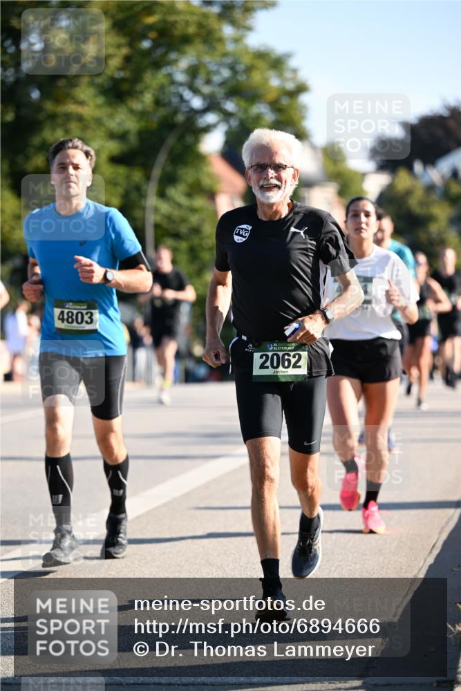 01.09.2024 - BARMER Alsterlauf Dr. Thomas Lammeyer http://msf.ph/oto/6894666 01.09.2024 09:31:02 Laufen 1870, 4803, 35, 2062 meine-sportfotos.de