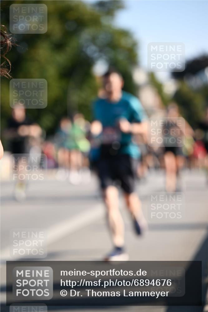 01.09.2024 - BARMER Alsterlauf Dr. Thomas Lammeyer http://msf.ph/oto/6894676 01.09.2024 09:31:04 Laufen  meine-sportfotos.de