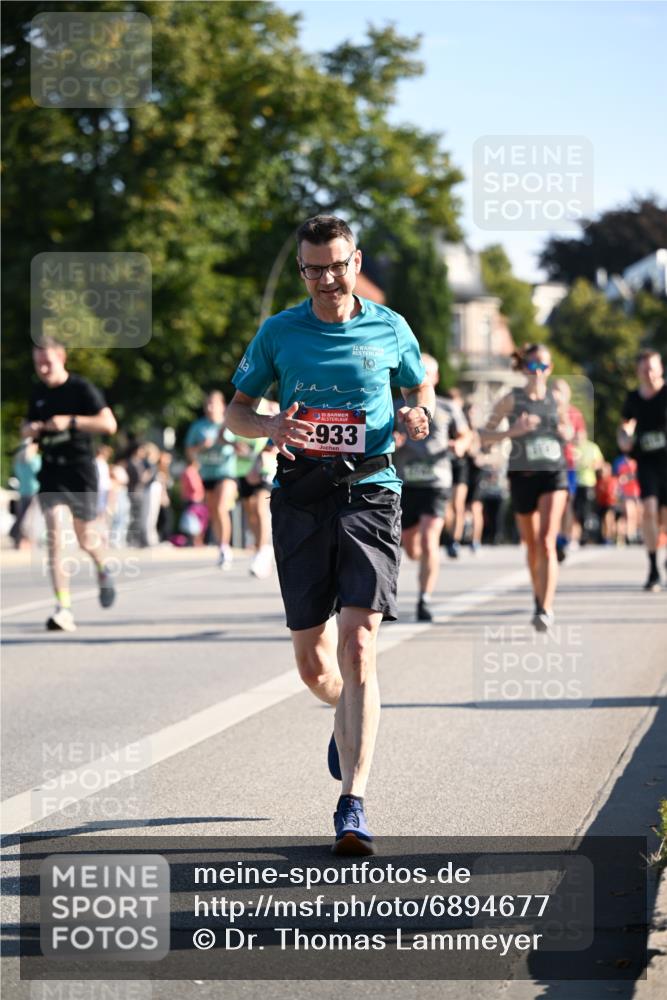 01.09.2024 - BARMER Alsterlauf Dr. Thomas Lammeyer http://msf.ph/oto/6894677 01.09.2024 09:31:04 Laufen 32, 10, 35, 933 meine-sportfotos.de