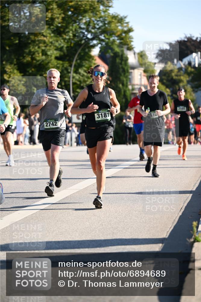 01.09.2024 - BARMER Alsterlauf Dr. Thomas Lammeyer http://msf.ph/oto/6894689 01.09.2024 09:31:07 Laufen 3181, 2742 meine-sportfotos.de