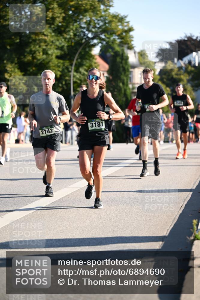 01.09.2024 - BARMER Alsterlauf Dr. Thomas Lammeyer http://msf.ph/oto/6894690 01.09.2024 09:31:07 Laufen 2742, 3181, 2565 meine-sportfotos.de
