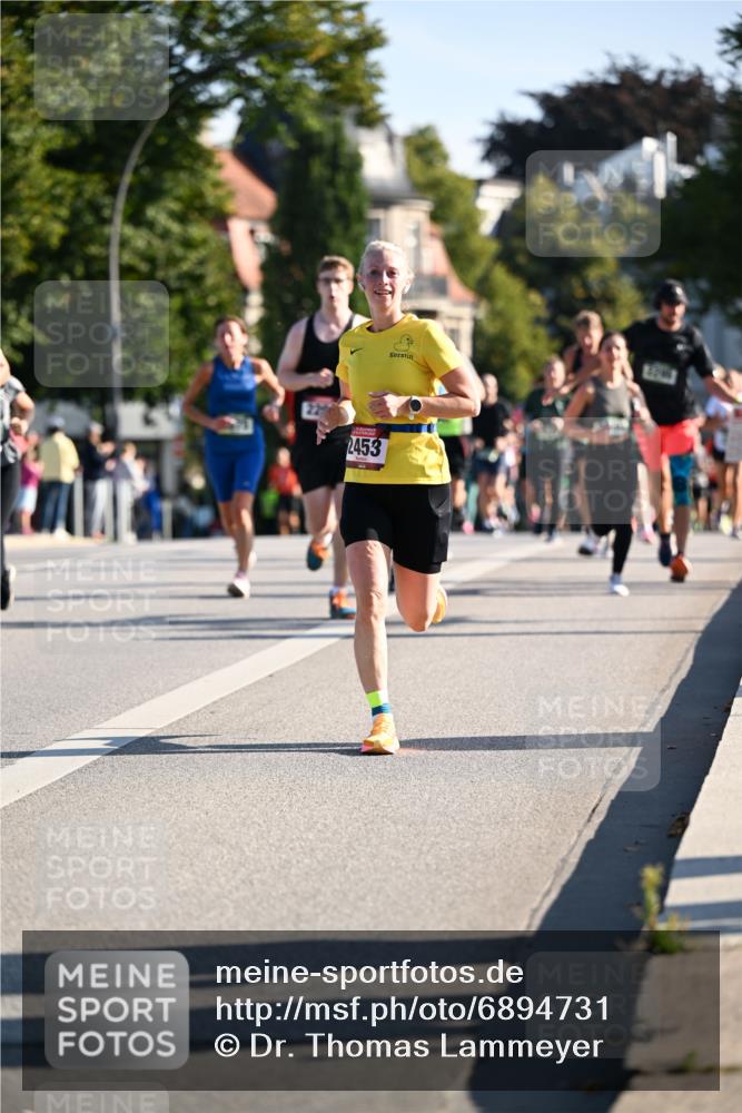 01.09.2024 - BARMER Alsterlauf Dr. Thomas Lammeyer http://msf.ph/oto/6894731 01.09.2024 09:31:13 Laufen 2453 meine-sportfotos.de
