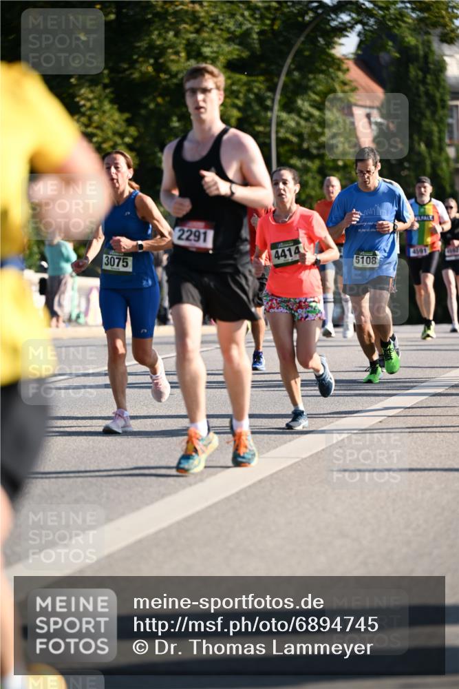 01.09.2024 - BARMER Alsterlauf Dr. Thomas Lammeyer http://msf.ph/oto/6894745 01.09.2024 09:31:15 Laufen 3075, 2291, 4414, 5108, 4691 meine-sportfotos.de