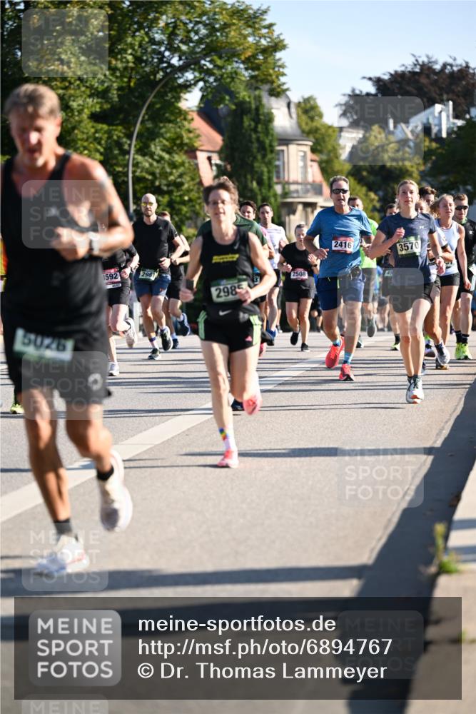 01.09.2024 - BARMER Alsterlauf Dr. Thomas Lammeyer http://msf.ph/oto/6894767 01.09.2024 09:31:19 Laufen 5026, 1592, 4592, 2981, 2985, 3, 2508, 2416, 45, 3570 meine-sportfotos.de