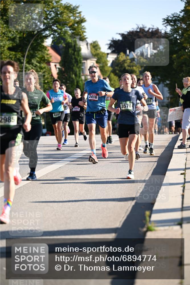 01.09.2024 - BARMER Alsterlauf Dr. Thomas Lammeyer http://msf.ph/oto/6894774 01.09.2024 09:31:20 Laufen 2985, 8203, 2508, 2416, 20, 891, 3570 meine-sportfotos.de