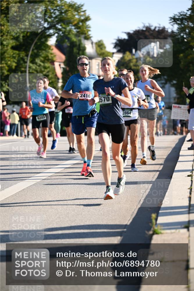 01.09.2024 - BARMER Alsterlauf Dr. Thomas Lammeyer http://msf.ph/oto/6894780 01.09.2024 09:31:21 Laufen 8203, 250, 2416, 570, 2864 meine-sportfotos.de