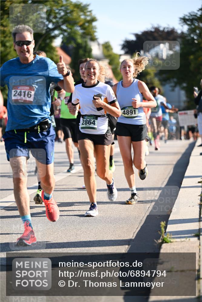 01.09.2024 - BARMER Alsterlauf Dr. Thomas Lammeyer http://msf.ph/oto/6894794 01.09.2024 09:31:22 Laufen 185, 2416, 2864, 4891 meine-sportfotos.de