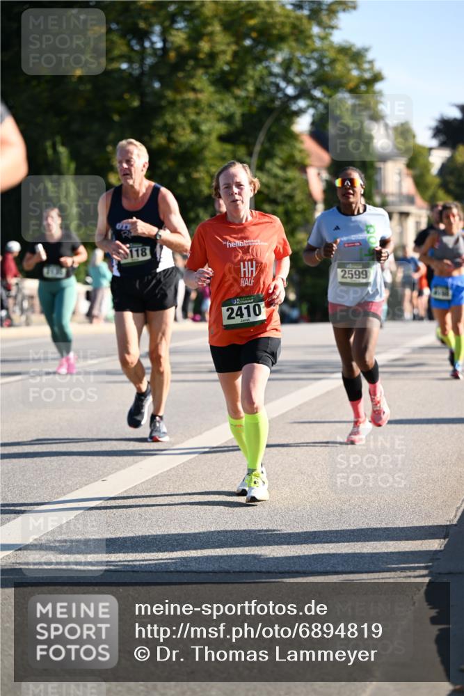 01.09.2024 - BARMER Alsterlauf Dr. Thomas Lammeyer http://msf.ph/oto/6894819 01.09.2024 09:31:26 Laufen 118, 2410, 2599 meine-sportfotos.de