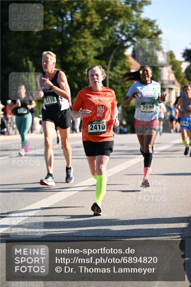 01.09.2024 - BARMER Alsterlauf Dr. Thomas Lammeyer http://msf.ph/oto/6894820 01.09.2024 09:31:27 Laufen 5118, 2599, 2410 meine-sportfotos.de