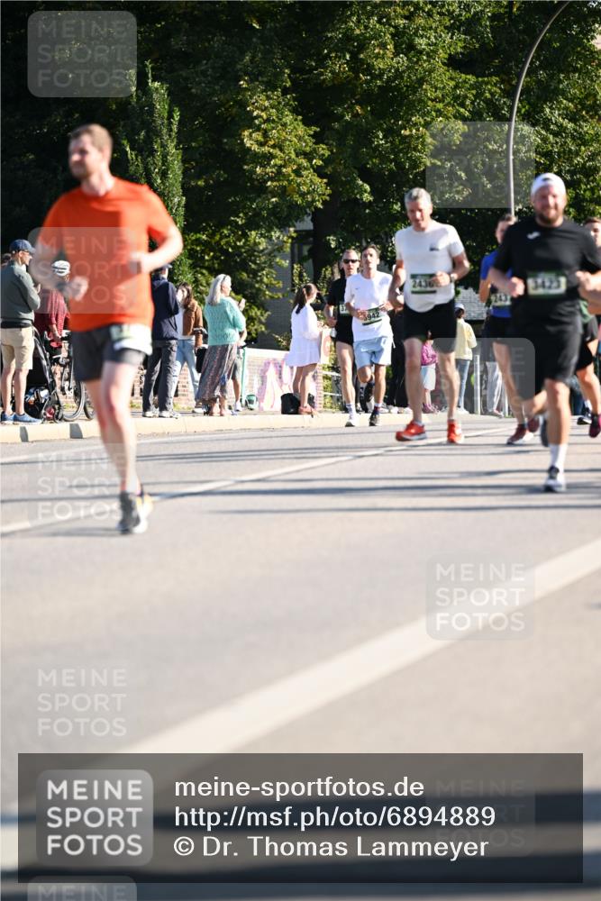 01.09.2024 - BARMER Alsterlauf Dr. Thomas Lammeyer http://msf.ph/oto/6894889 01.09.2024 09:31:38 Laufen 3942, 2436, 243 meine-sportfotos.de