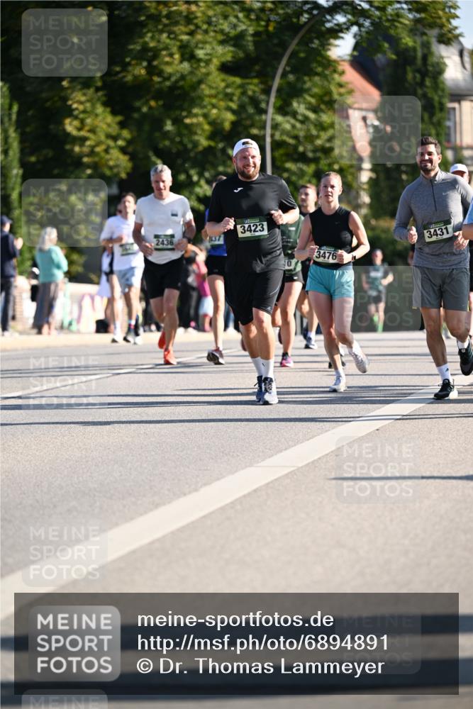 01.09.2024 - BARMER Alsterlauf Dr. Thomas Lammeyer http://msf.ph/oto/6894891 01.09.2024 09:31:38 Laufen 3423, 2436, 1137, 3431, 3476 meine-sportfotos.de