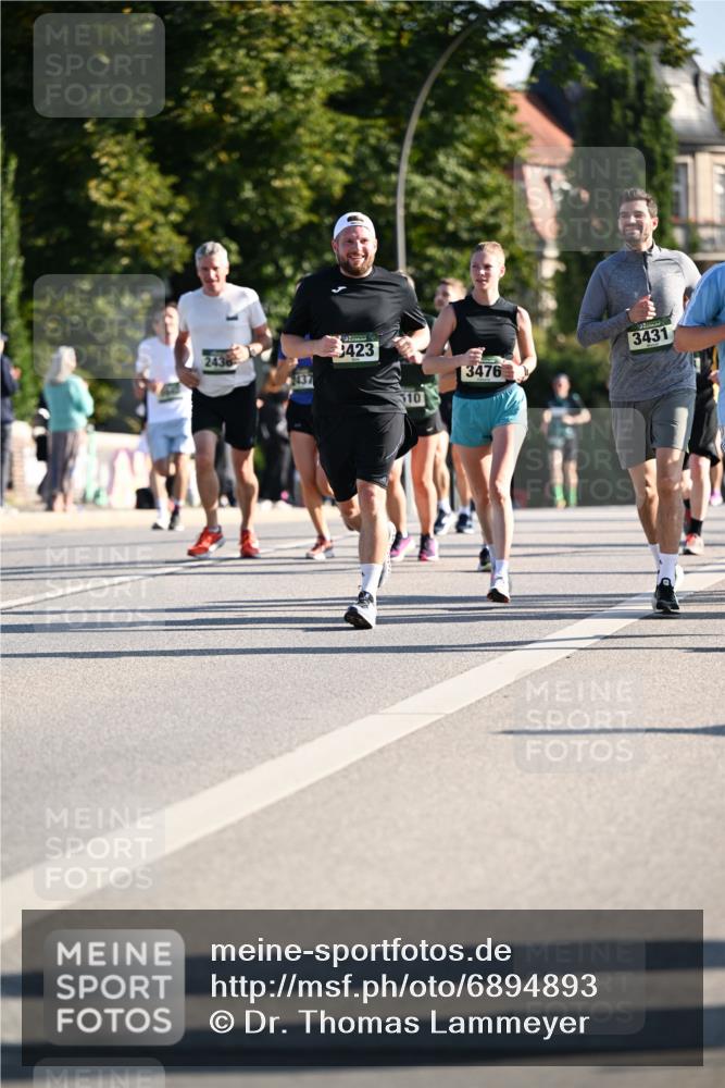 01.09.2024 - BARMER Alsterlauf Dr. Thomas Lammeyer http://msf.ph/oto/6894893 01.09.2024 09:31:38 Laufen 2436, 137, 423, 3431, 3476, 10 meine-sportfotos.de