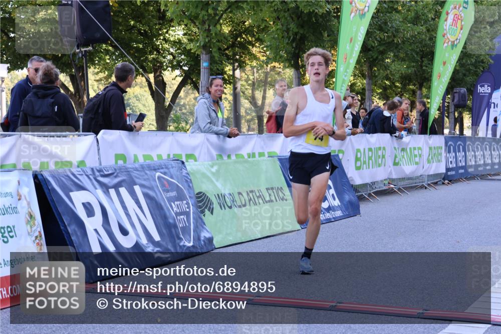01.09.2024 - BARMER Alsterlauf Strokosch-Dieckow http://msf.ph/oto/6894895 01.09.2024 11:16:51 Ziel 74 meine-sportfotos.de