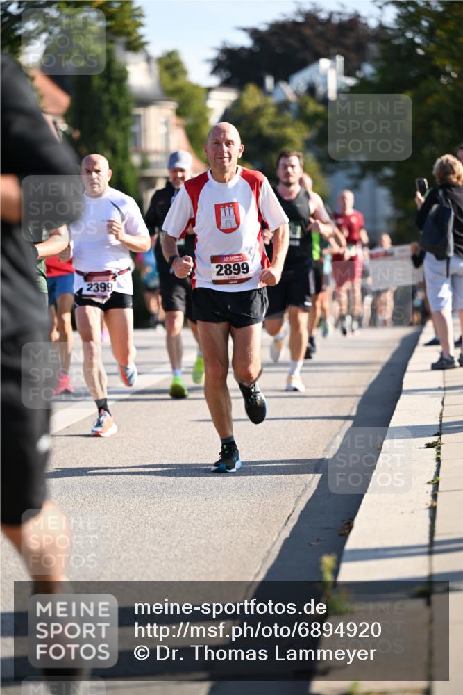 01.09.2024 - BARMER Alsterlauf Dr. Thomas Lammeyer http://msf.ph/oto/6894920 01.09.2024 09:31:43 Laufen 2399, 2899 meine-sportfotos.de