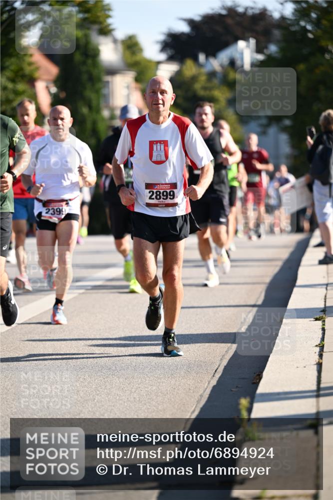 01.09.2024 - BARMER Alsterlauf Dr. Thomas Lammeyer http://msf.ph/oto/6894924 01.09.2024 09:31:43 Laufen 2399, 2899 meine-sportfotos.de