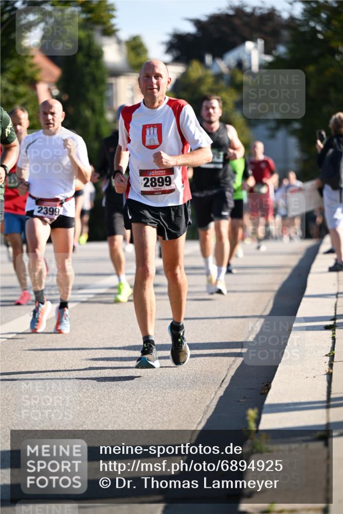 01.09.2024 - BARMER Alsterlauf Dr. Thomas Lammeyer http://msf.ph/oto/6894925 01.09.2024 09:31:43 Laufen 2399, 35, 2899 meine-sportfotos.de