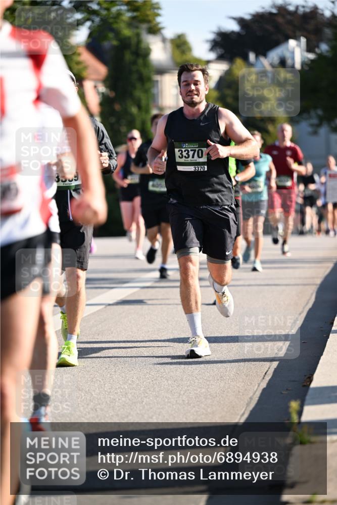 01.09.2024 - BARMER Alsterlauf Dr. Thomas Lammeyer http://msf.ph/oto/6894938 01.09.2024 09:31:45 Laufen 3309, 3370, 3370 meine-sportfotos.de