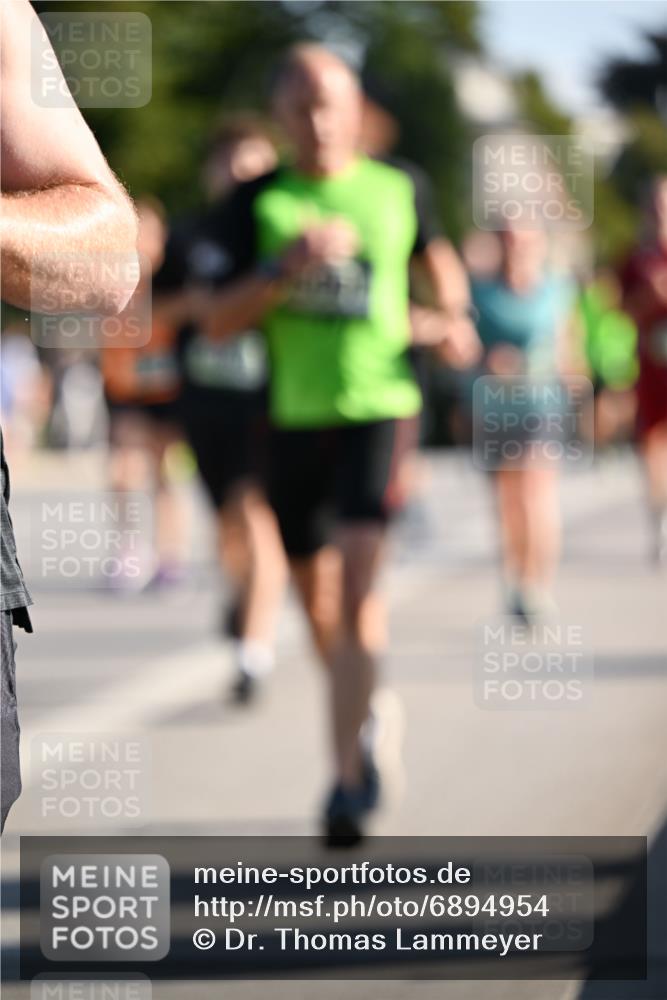 01.09.2024 - BARMER Alsterlauf Dr. Thomas Lammeyer http://msf.ph/oto/6894954 01.09.2024 09:31:48 Laufen  meine-sportfotos.de