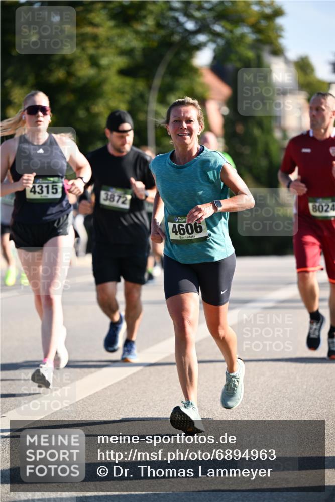 01.09.2024 - BARMER Alsterlauf Dr. Thomas Lammeyer http://msf.ph/oto/6894963 01.09.2024 09:31:49 Laufen 4315, 3872, 4606, 8024 meine-sportfotos.de