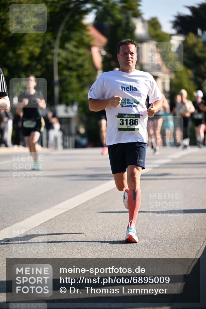 01.09.2024 - BARMER Alsterlauf Dr. Thomas Lammeyer http://msf.ph/oto/6895009 01.09.2024 09:31:56 Laufen 16, 200, 35, 3186, 7 meine-sportfotos.de