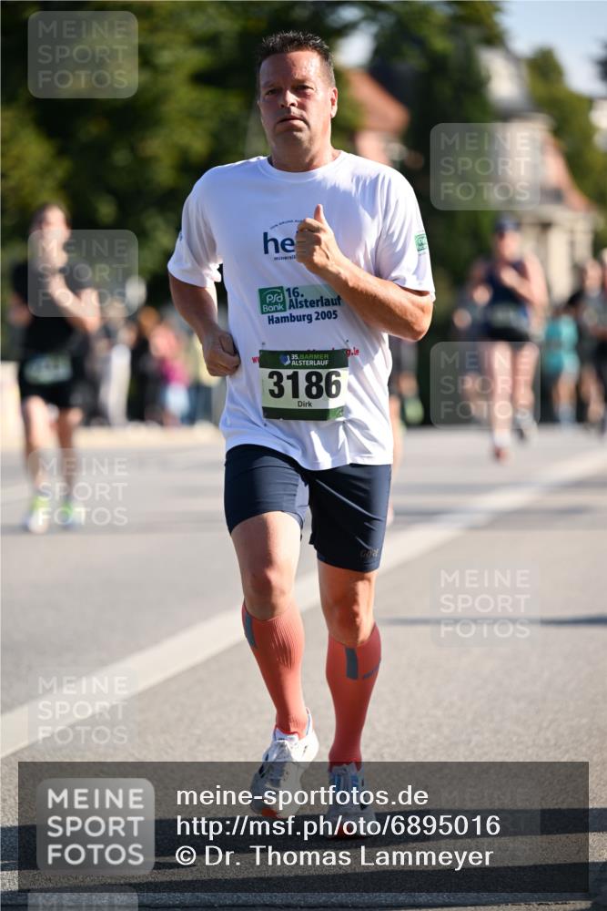 01.09.2024 - BARMER Alsterlauf Dr. Thomas Lammeyer http://msf.ph/oto/6895016 01.09.2024 09:31:57 Laufen 16, 2005, 635, 3186 meine-sportfotos.de