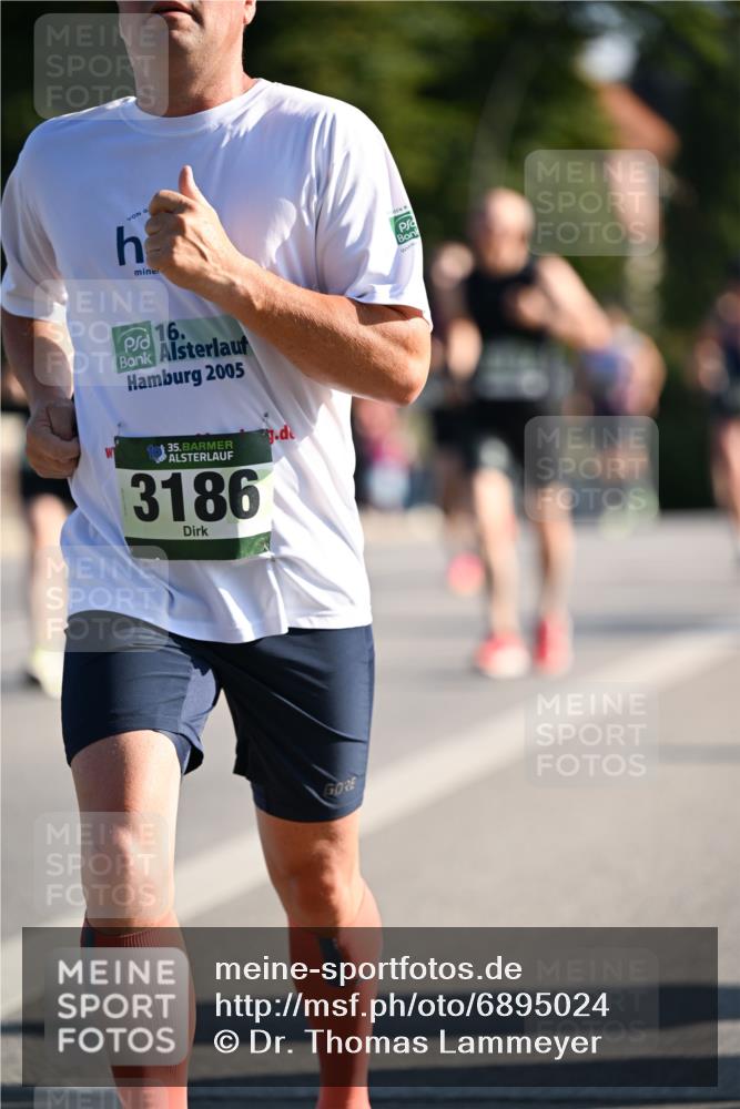 01.09.2024 - BARMER Alsterlauf Dr. Thomas Lammeyer http://msf.ph/oto/6895024 01.09.2024 09:31:58 Laufen 16, 2005, 35, 3186 meine-sportfotos.de