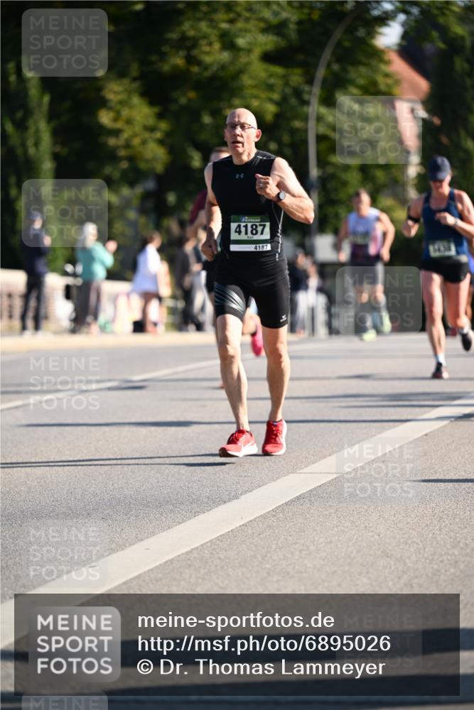 01.09.2024 - BARMER Alsterlauf Dr. Thomas Lammeyer http://msf.ph/oto/6895026 01.09.2024 09:31:59 Laufen 4187, 4187 meine-sportfotos.de