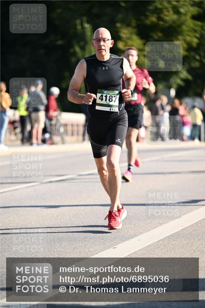 01.09.2024 - BARMER Alsterlauf Dr. Thomas Lammeyer http://msf.ph/oto/6895036 01.09.2024 09:32:00 Laufen 35, 4187, 4187 meine-sportfotos.de