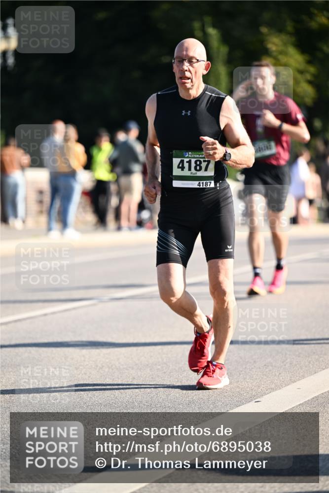 01.09.2024 - BARMER Alsterlauf Dr. Thomas Lammeyer http://msf.ph/oto/6895038 01.09.2024 09:32:00 Laufen 35, 4187, 4187 meine-sportfotos.de