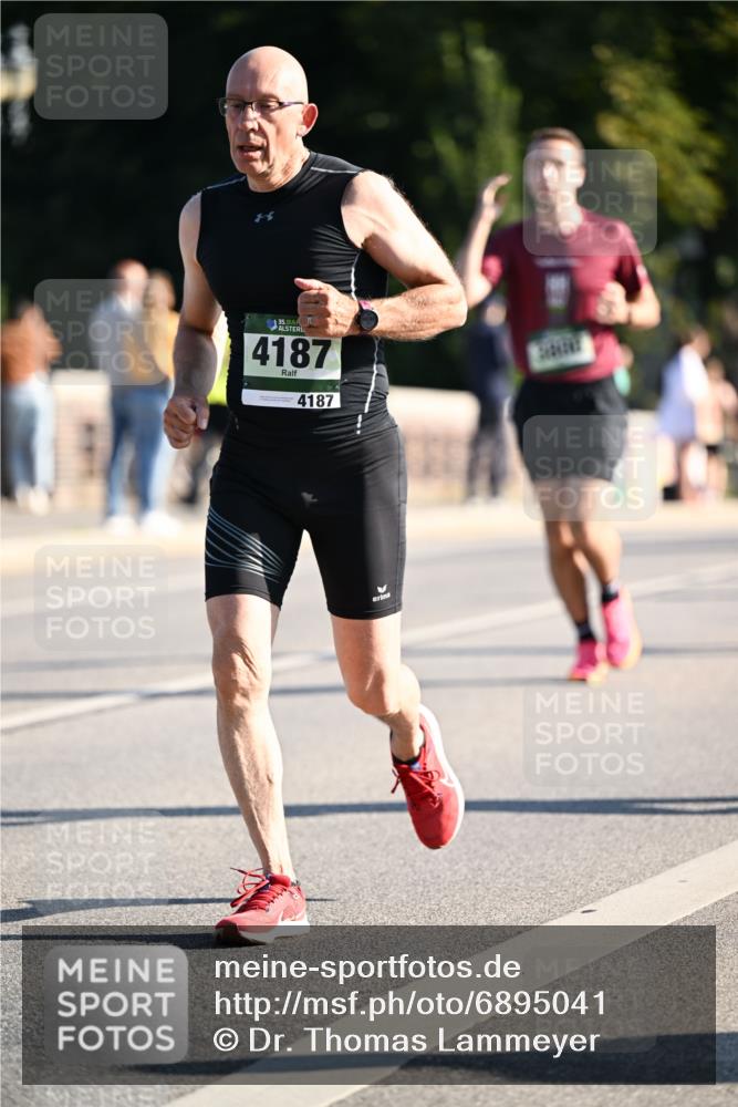 01.09.2024 - BARMER Alsterlauf Dr. Thomas Lammeyer http://msf.ph/oto/6895041 01.09.2024 09:32:00 Laufen 35, 4187, 4187 meine-sportfotos.de