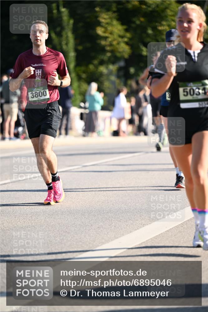 01.09.2024 - BARMER Alsterlauf Dr. Thomas Lammeyer http://msf.ph/oto/6895046 01.09.2024 09:32:01 Laufen 3800, 35034 meine-sportfotos.de