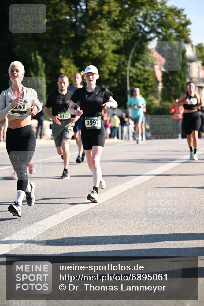01.09.2024 - BARMER Alsterlauf Dr. Thomas Lammeyer http://msf.ph/oto/6895061 01.09.2024 09:32:04 Laufen 241, 3241, 8122, 3997 meine-sportfotos.de