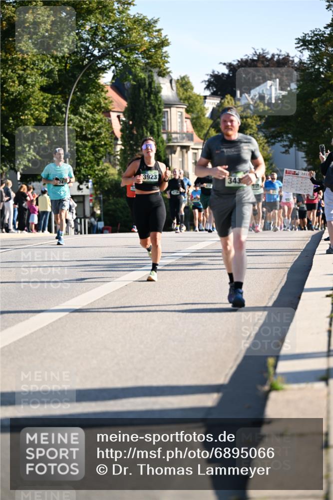 01.09.2024 - BARMER Alsterlauf Dr. Thomas Lammeyer http://msf.ph/oto/6895066 01.09.2024 09:32:05 Laufen 3923, 4738, 343, 5167, 2017 meine-sportfotos.de