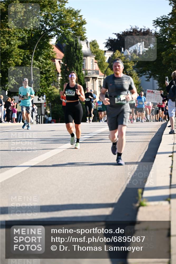 01.09.2024 - BARMER Alsterlauf Dr. Thomas Lammeyer http://msf.ph/oto/6895067 01.09.2024 09:32:05 Laufen 3923, 3174, 343, 2017 meine-sportfotos.de