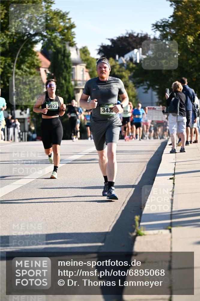 01.09.2024 - BARMER Alsterlauf Dr. Thomas Lammeyer http://msf.ph/oto/6895068 01.09.2024 09:32:06 Laufen 3923, 3435 meine-sportfotos.de