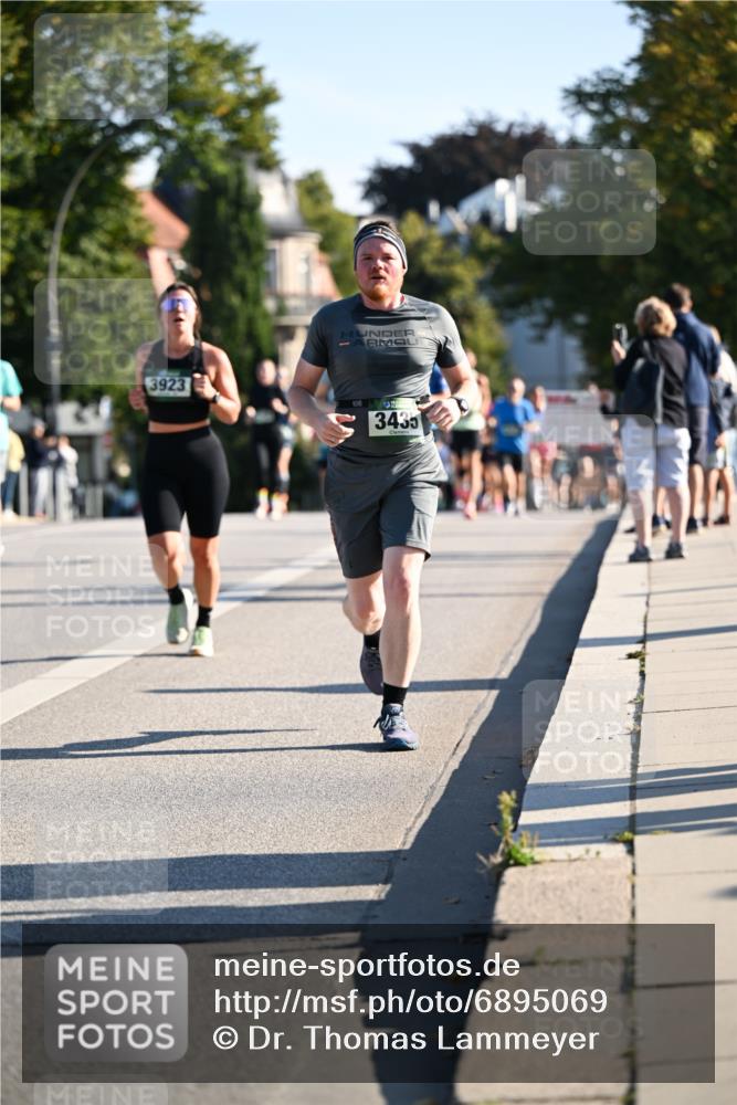01.09.2024 - BARMER Alsterlauf Dr. Thomas Lammeyer http://msf.ph/oto/6895069 01.09.2024 09:32:06 Laufen 3923, 10, 3435 meine-sportfotos.de