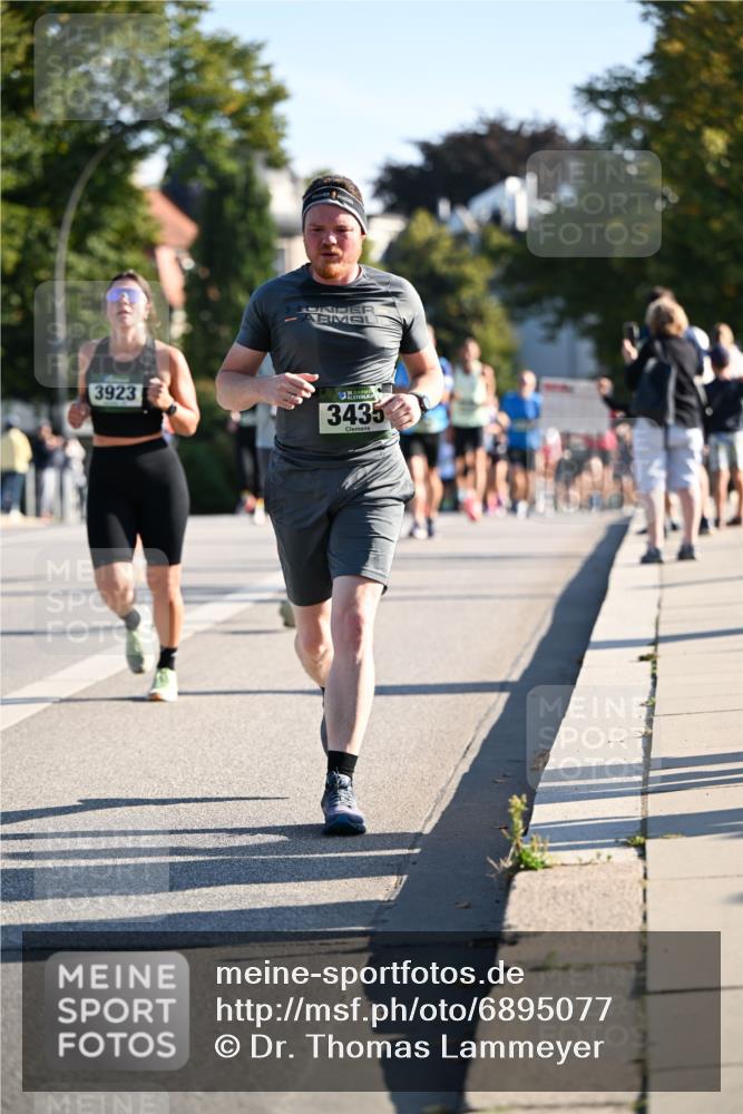 01.09.2024 - BARMER Alsterlauf Dr. Thomas Lammeyer http://msf.ph/oto/6895077 01.09.2024 09:32:06 Laufen 3923, 35, 3435 meine-sportfotos.de